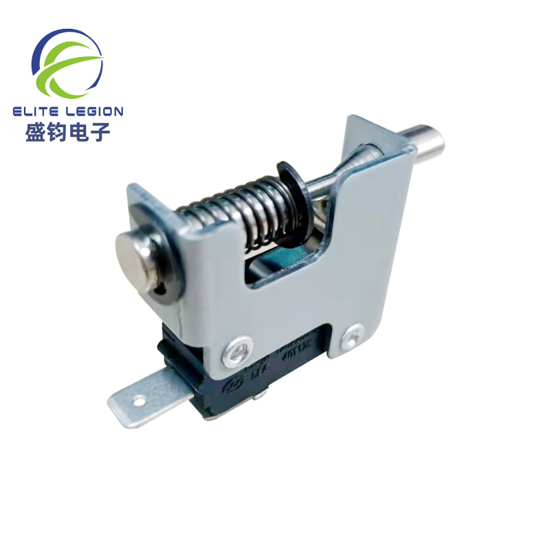 Ar galima naudoti alkoholį orkaitės durelių paspaudimo mikrojungiklio valymui?